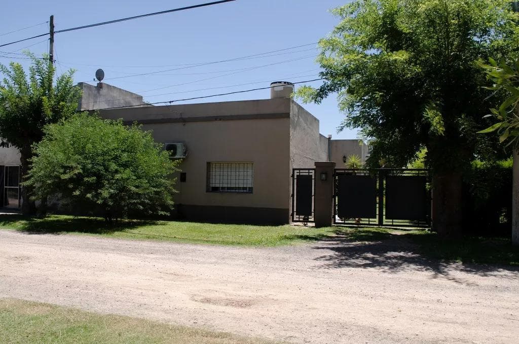 Casa en venta - 2 Dormitorios 1 Baño - 750Mts2 - Villa Lía, San Antonio de Areco - 1
