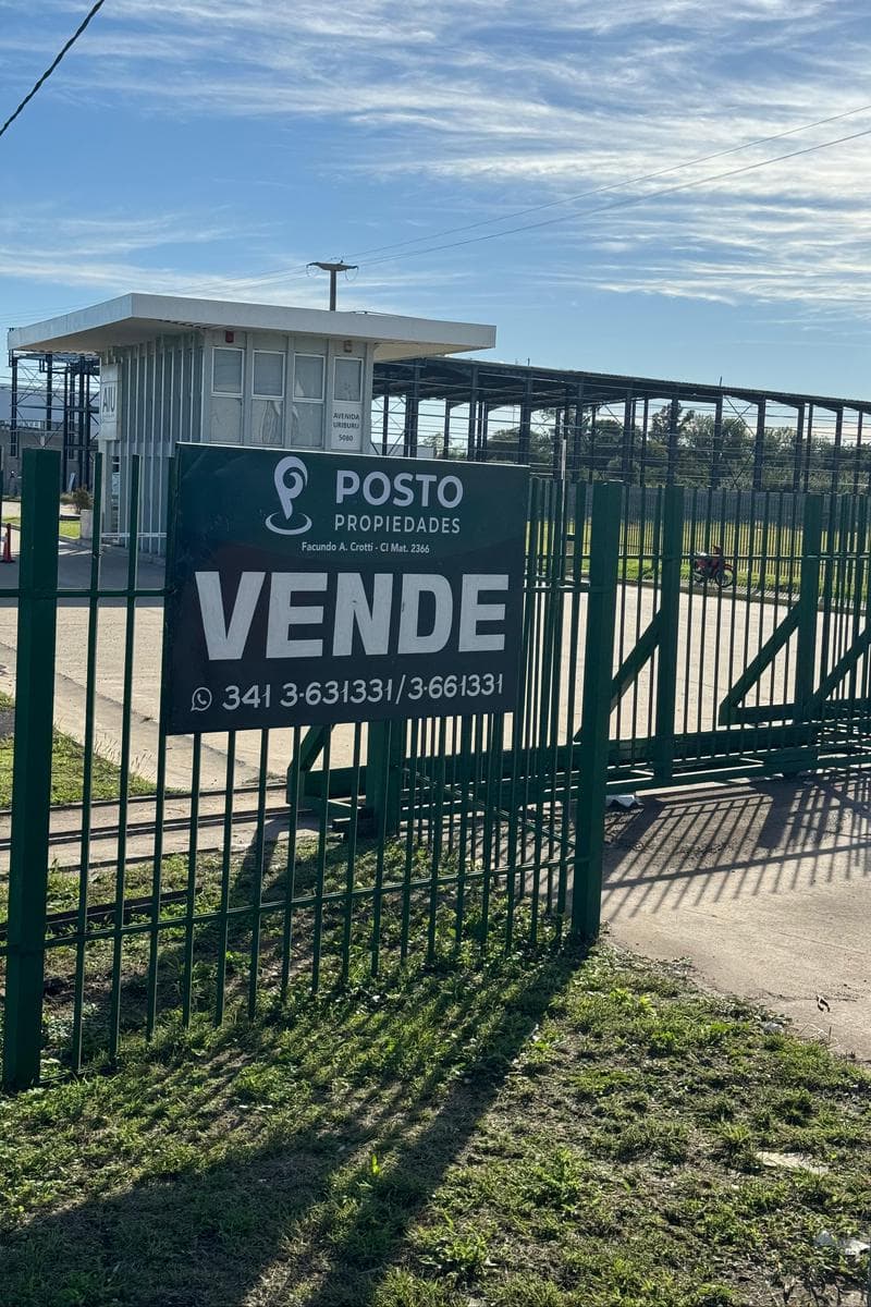 TERRENO 10.500 m2 - AREA INDUSTRIAL URIBURU - 1