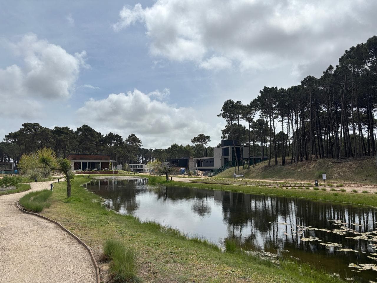 TERRENO EN BARRIO LOS PIONEROS. PINAMAR - 1