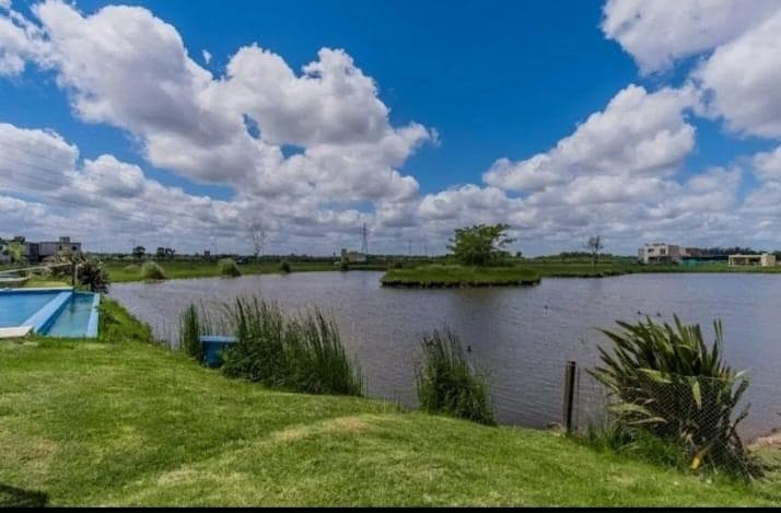 Casa en BARRIO PRIVADO LAGUNA AZUL - 1