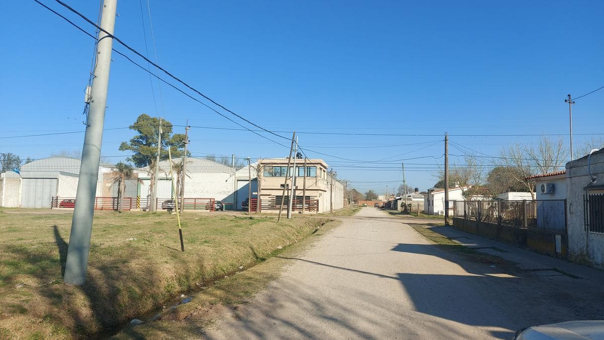 Veta Terreno en centro ROLDAN - 1