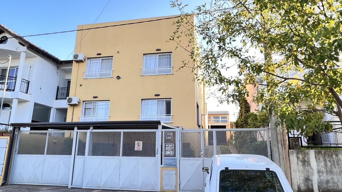 4 Departamentos y Galpón en Colon Entre Ríos - 1
