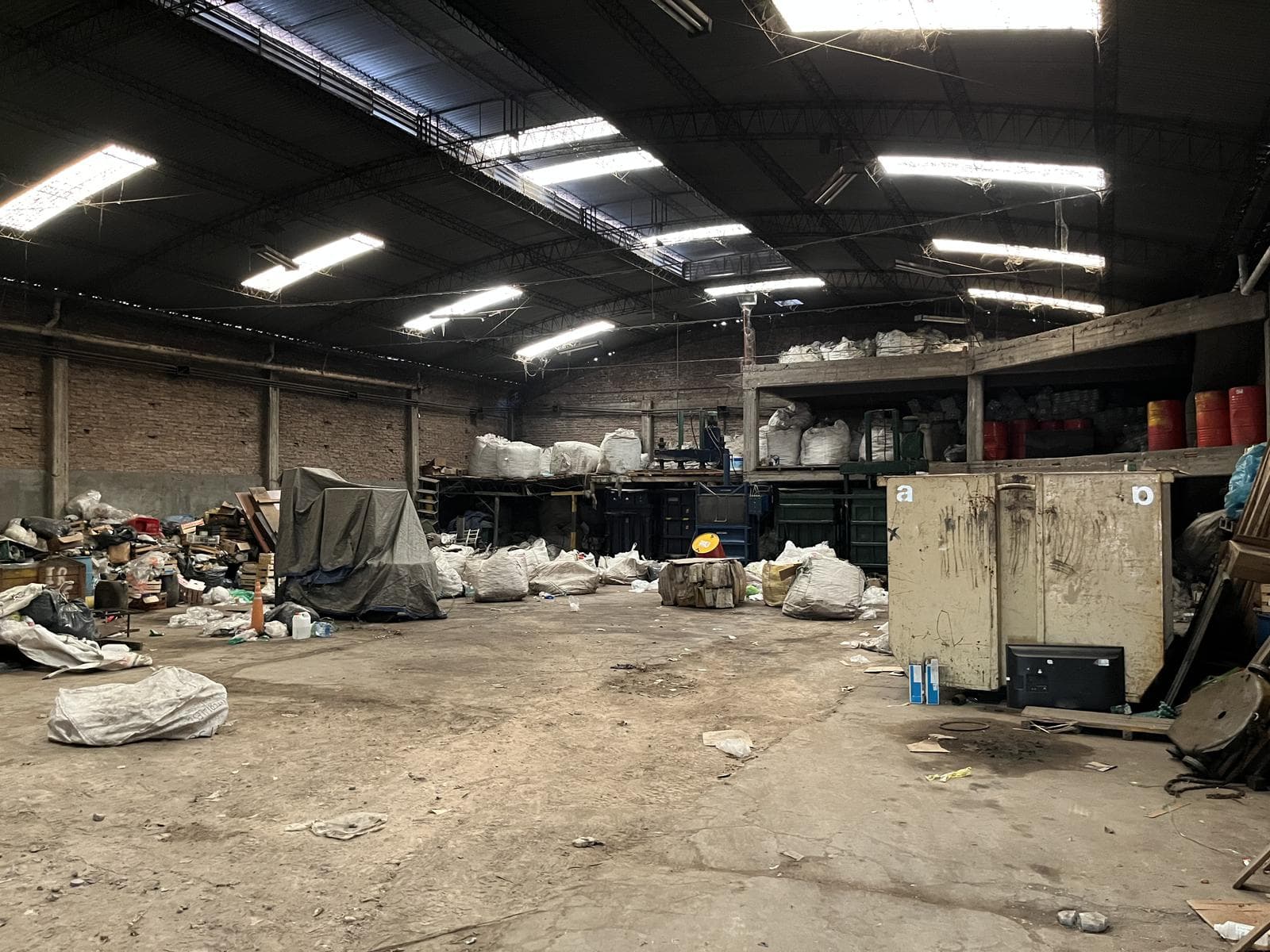 Galpón a la venta en Tres de Febrero - 1