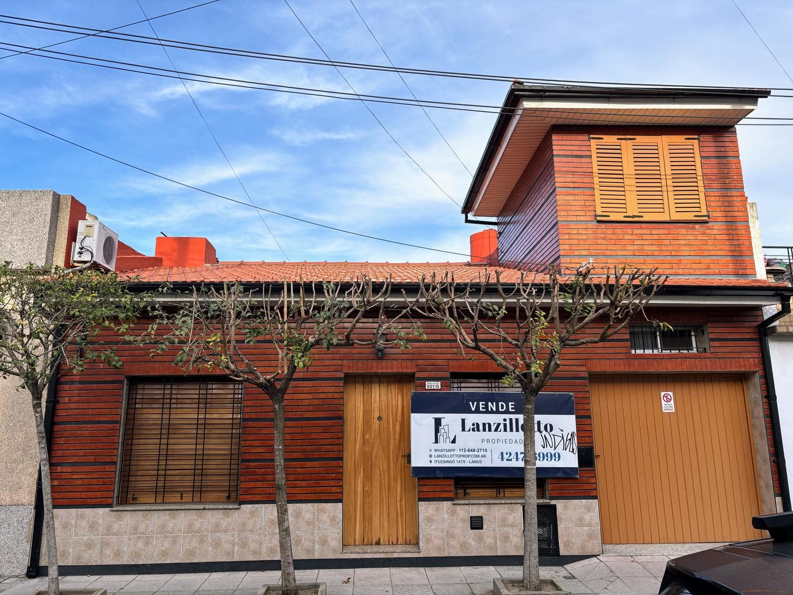 Casa en planta baja. Lote propio 3 ambientes con cochera impecable - 1