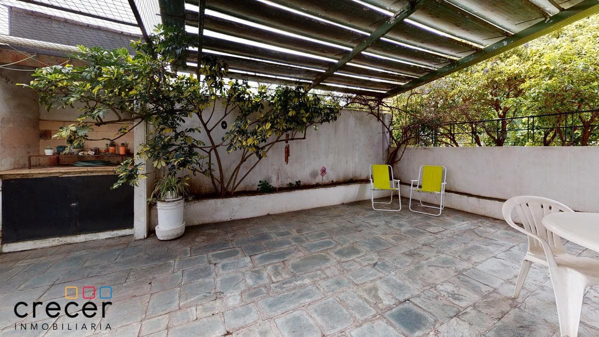 PH de 4 ambientes al frente con patio y balcón Entrada independiente Sin expensas - 1