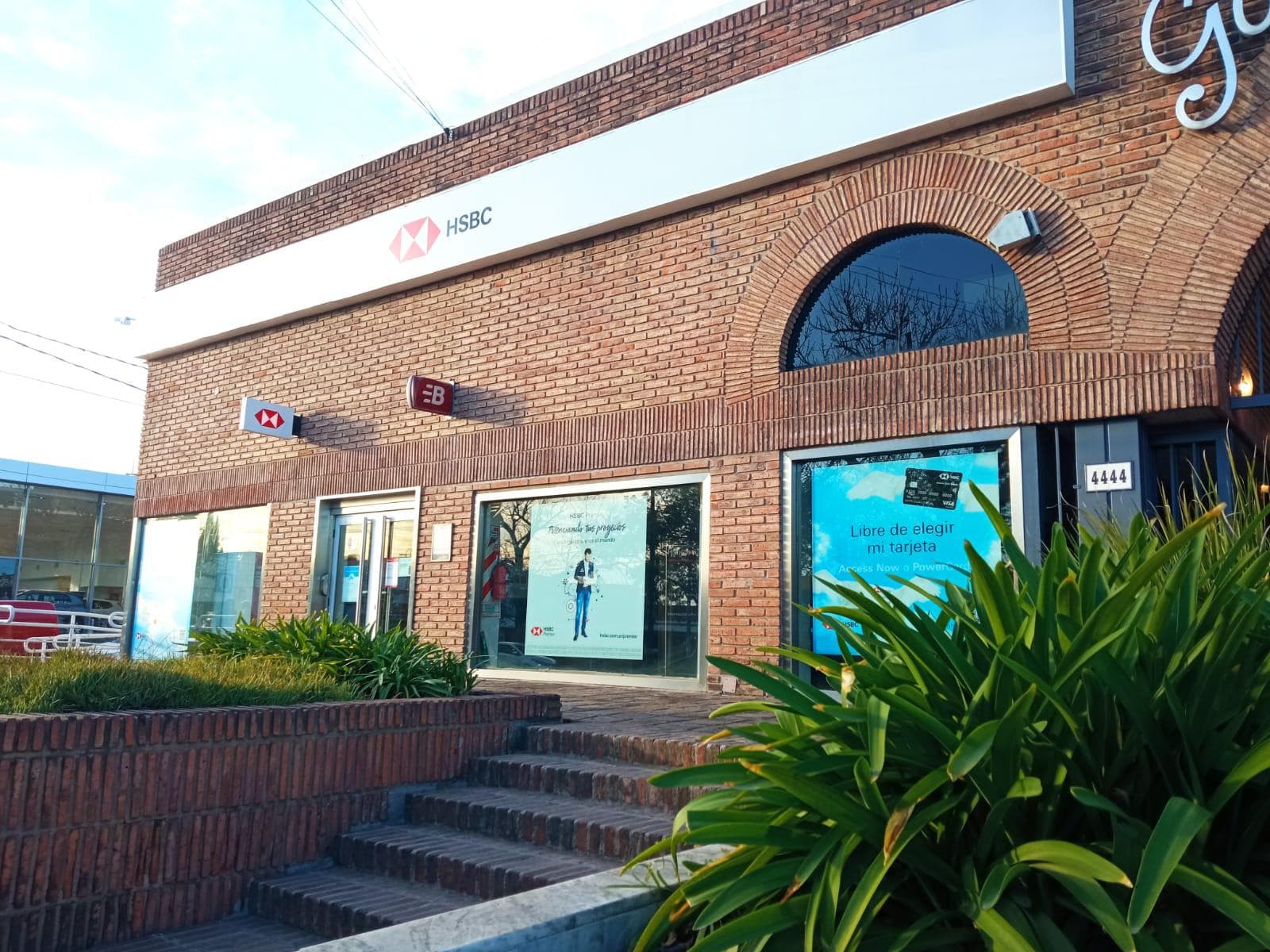 Importante Local en Venta - Cerro de las Rosas - 1