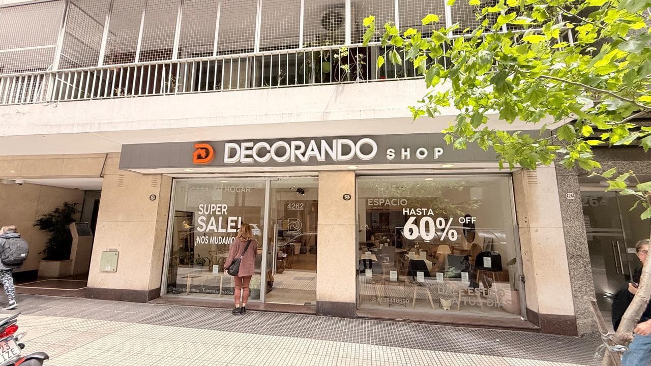 Excelente Local en Alquiler y Venta - Gran frente - Amplia Vidriera - Zona comercial - 1