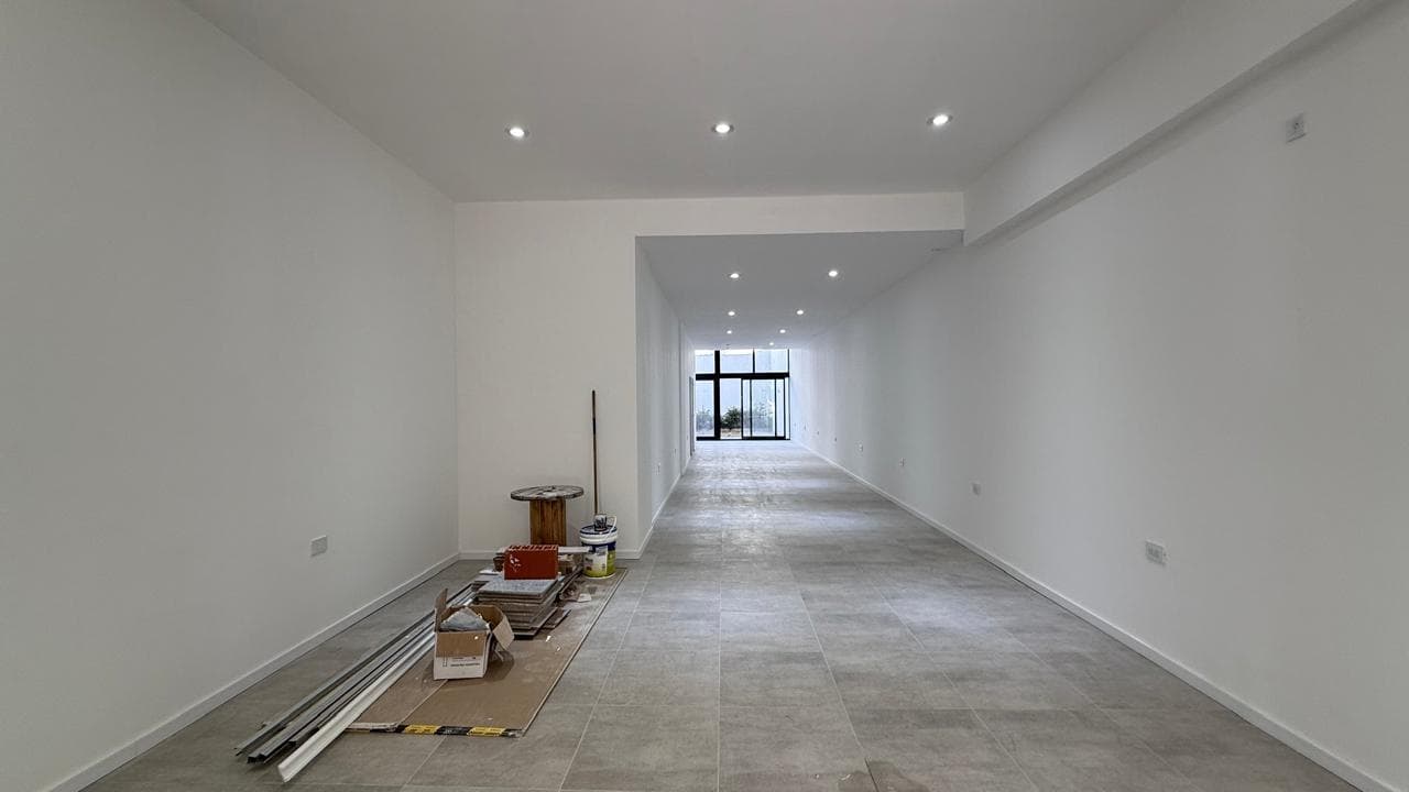 Venta local con toilette y patio en San Cristobal - 1