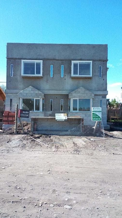 Casa duplex en venta - 2 dormitorios 1 baño - en construcción - 55mts2 - Junin De Los Andes - 1
