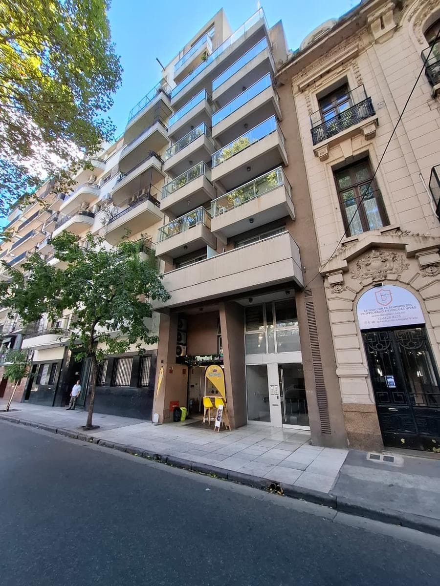 EXCELENTE DEPARTAMENTO 2 AMBIENTES - RECOLETA - 1