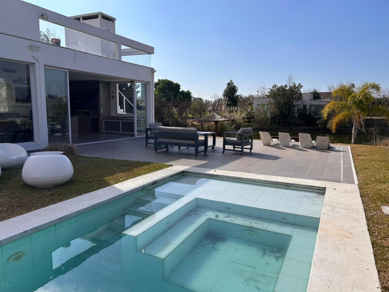 VENTA / ALQUILER TEMPORAL CASA 6 AMBIENTES A LA LAGUNA - SAN BENITO VILLANUEVA - 1