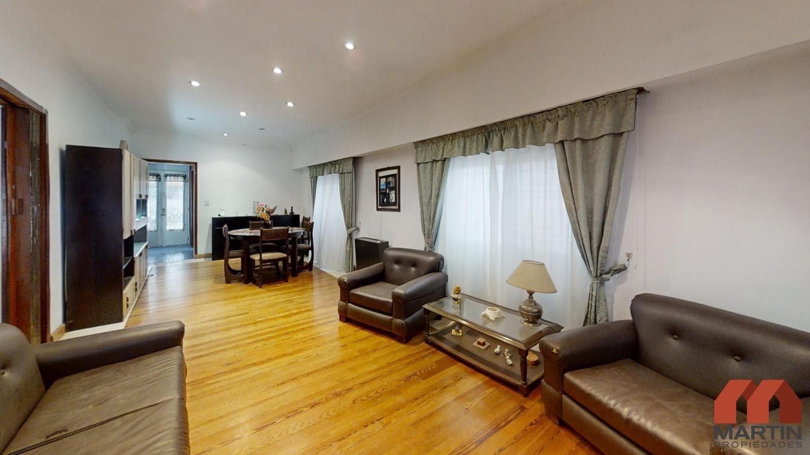 Casa chalet en venta en Beccar 5 ambientes con dependencia de servicio - 1