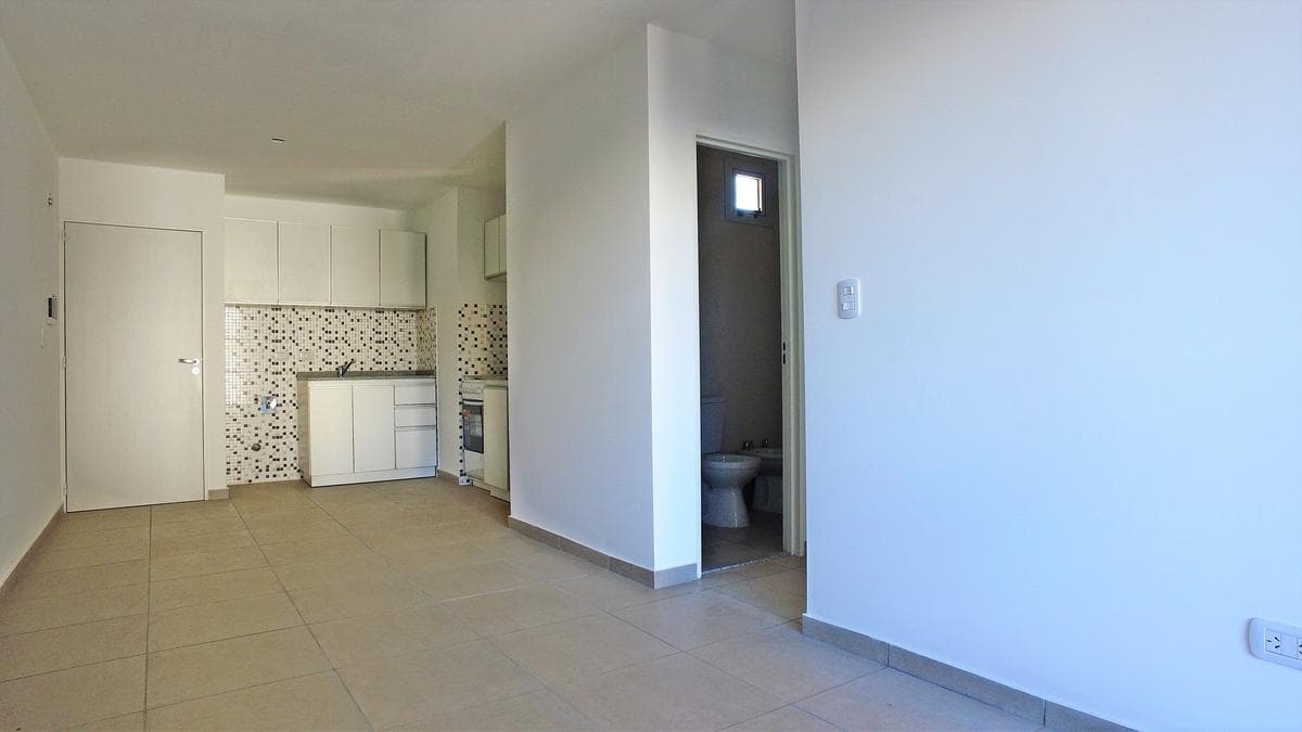Departamento · Alquiler · 1 dormitorio · Externo · Balcón terraza- 1 de Mayo al 1400- - 1