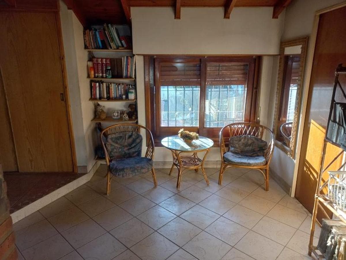 Casa en venta - 3 Dormitorios 2 Baños - Cochera - 1.600Mts2 - Esteban Echeverría - 1