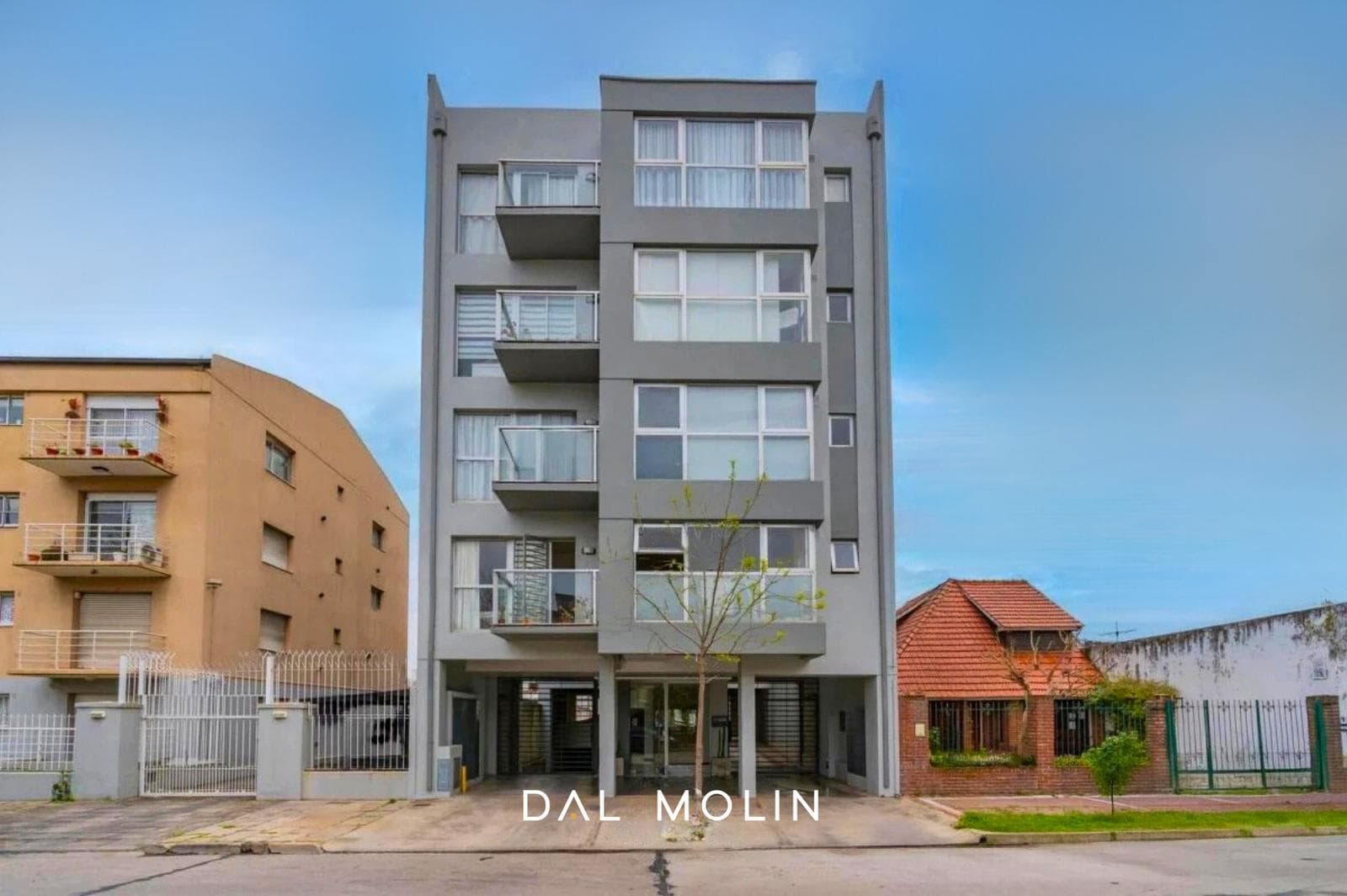 ALQUILER 12 MESES | 2 AMBIENTES | A LA CALLE | LUMINOSO | SAN JOSÉ | COCHERA - 1