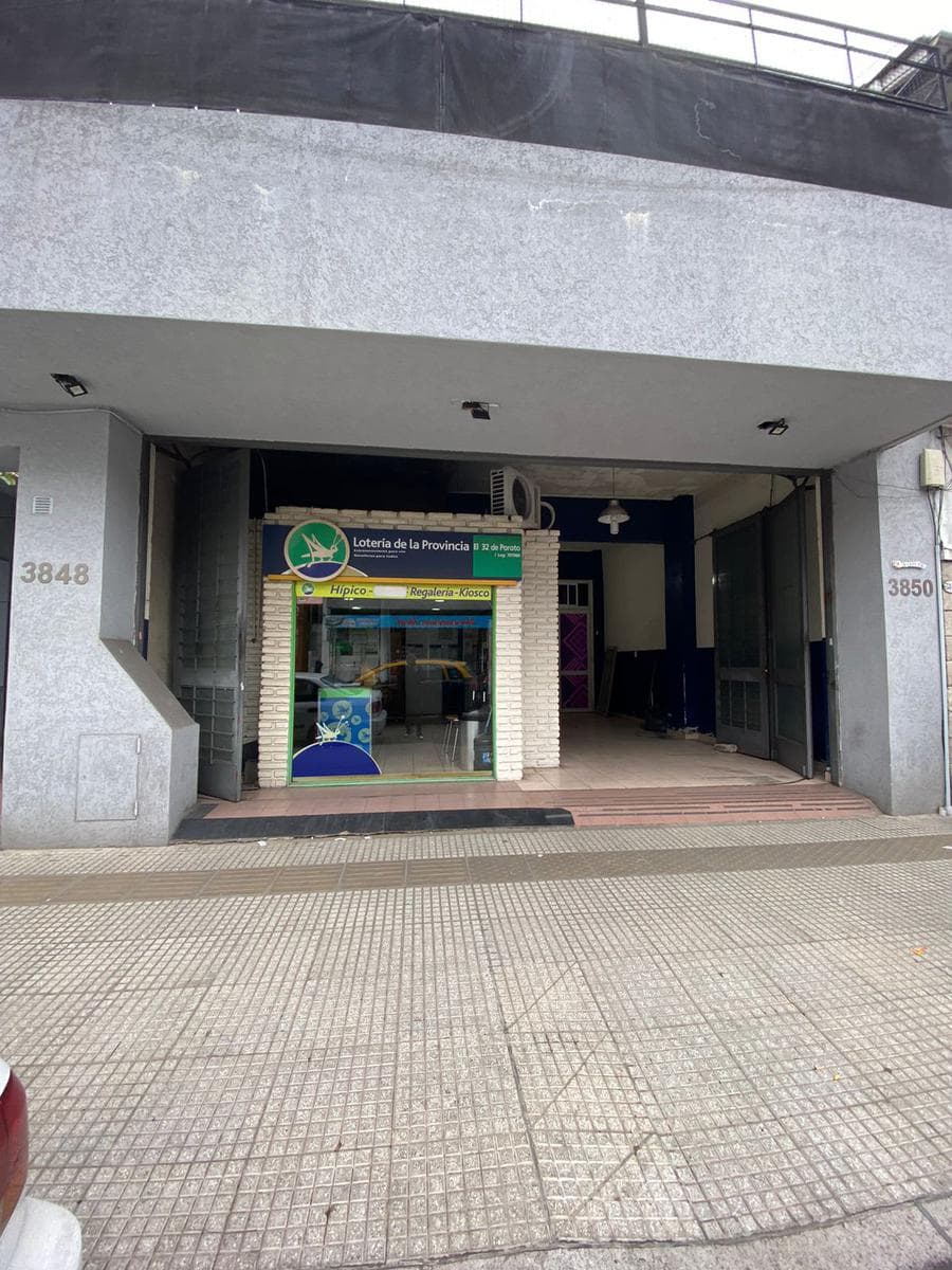 VENTA Local 370m2 Avenida Laprida entre Peru y Bolivia Vicente Lopez Villa Martelli Centro comercial - 1