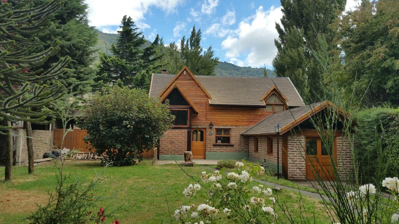 Venta de casa 3 ambientes en San Martin de los Andes Centro - 1