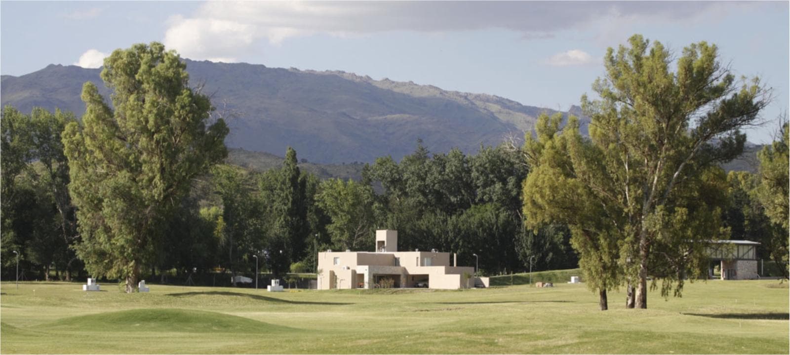 VENTA Terrenos 1209m2. B° Solares del Golf - 1