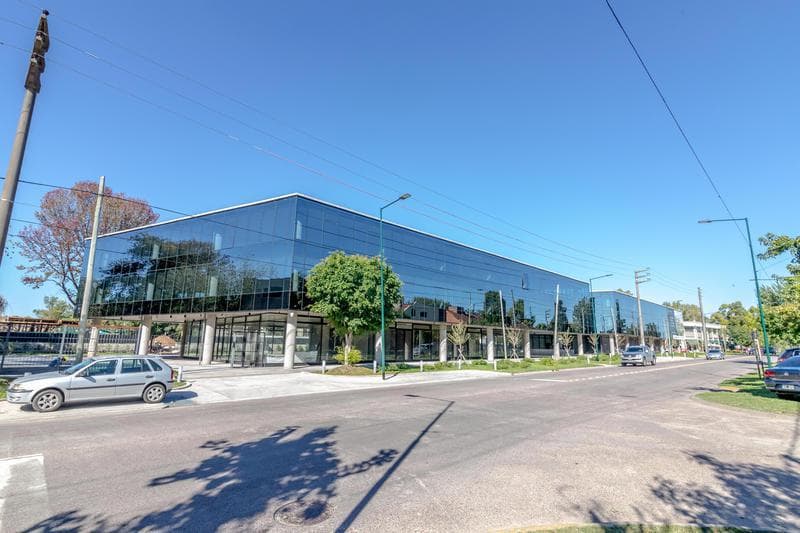 Alquiler de oficina de 177 m2 en San Isidro - 1