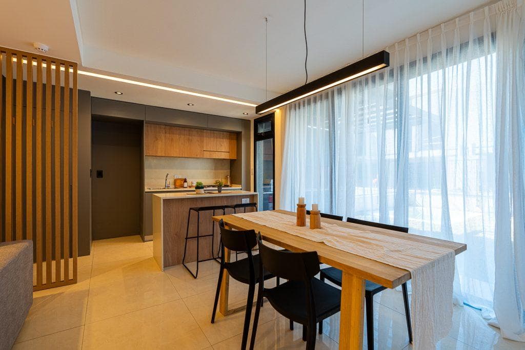 Venta Casa 3 Dormitorios con Pileta y Parrillero en Fisherton - 1