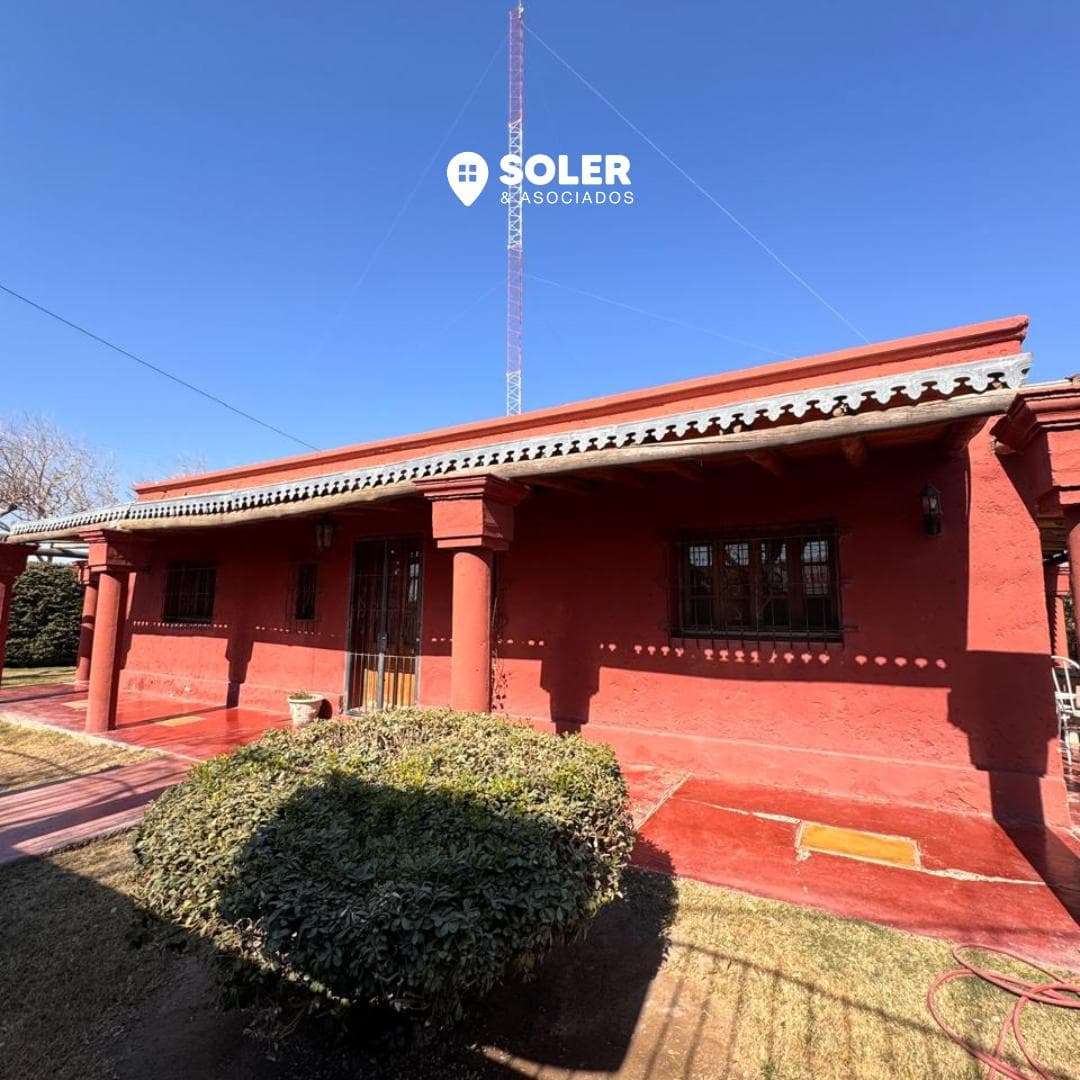 Venta de excelente casa en Santa Lucia - 1