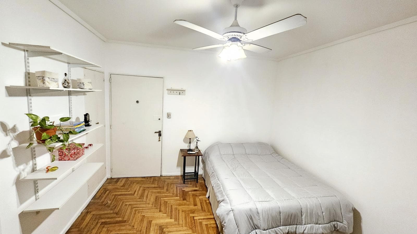 Monoambiente en Caballito a 2 cuadras de Parque Centenario - 1