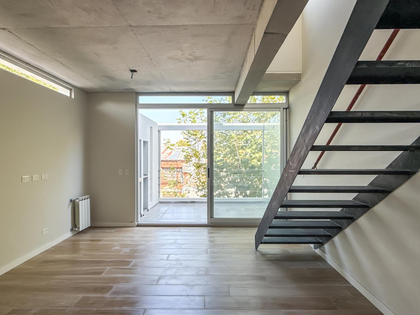 Dúplex a la Venta, balcón aterrazado, parrilla y con espacio aéreo propio, la mejor zona de Saavedra - 1