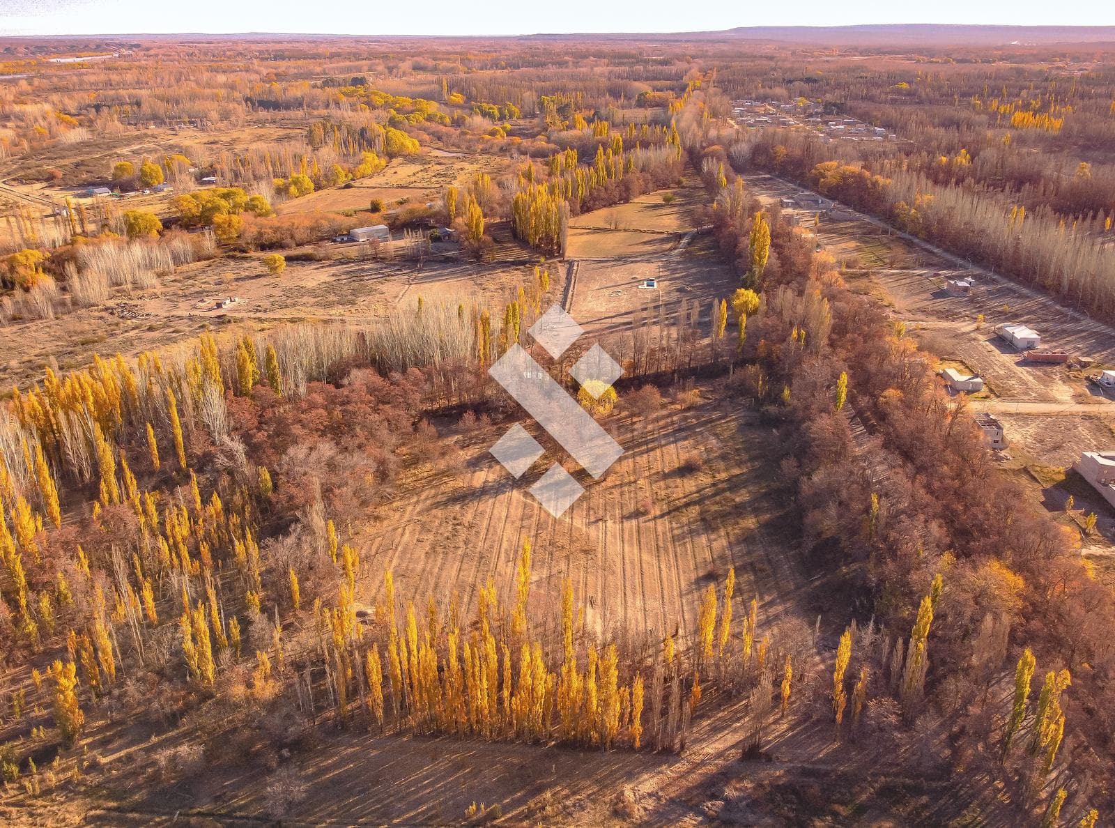 En Venta, 7 Hectáreas y cabaña de 1 dormitorio, zona de chacras Plottier, Neuquén. - 1