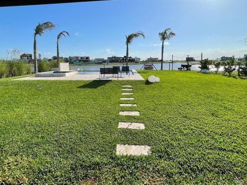 Hermosa y moderna casa en venta en San Lucas - 1