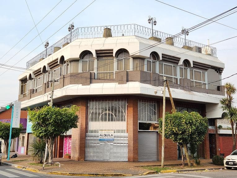 Salon de Eventos con instalaciones - 1