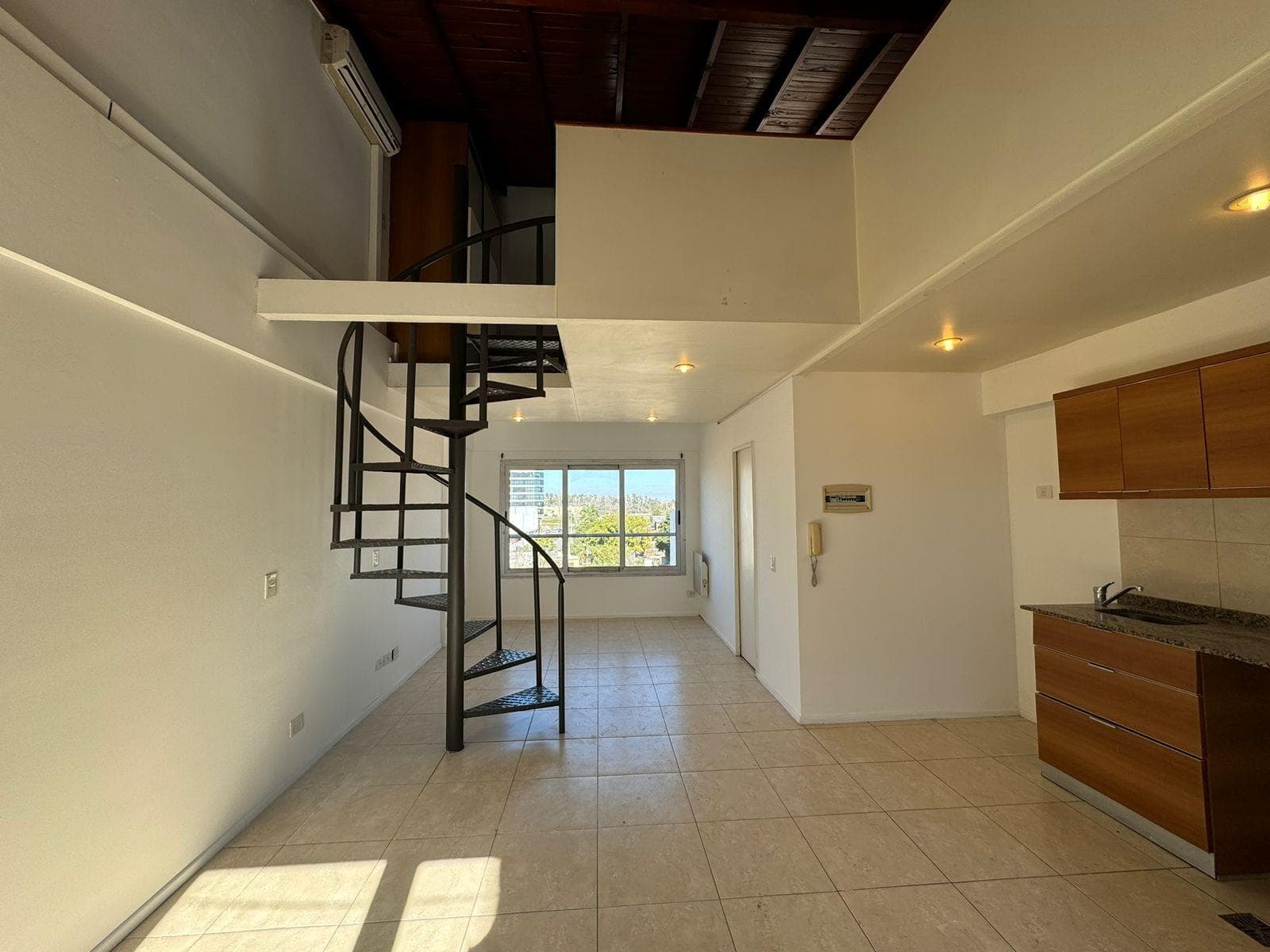 OPORTUNIDAD! Departamento con cochera en venta en Escobar - 1