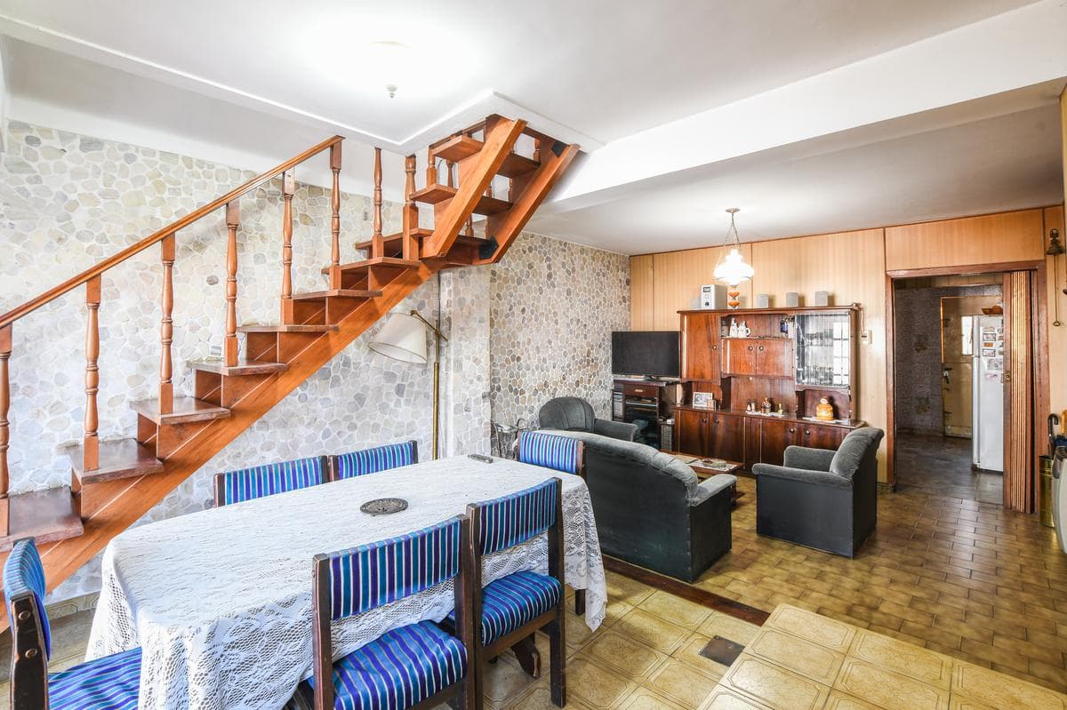 CASA EN ALBERDI 4 DORMITORIOS - 1