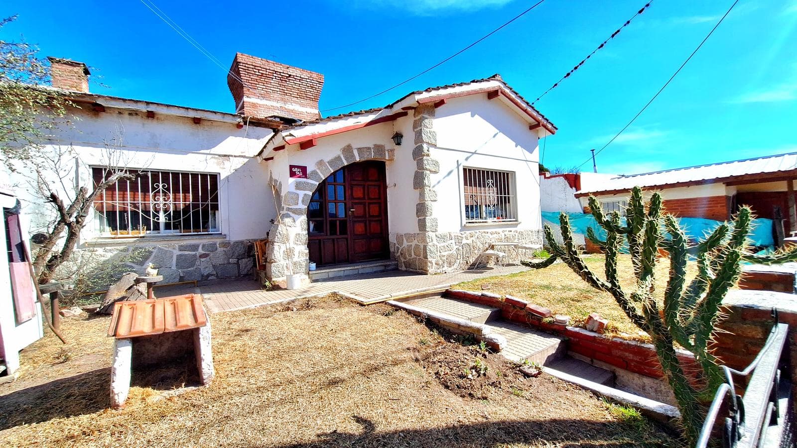 LA CUMBRE CASA DE 3 DORMITORIOS CON GAS NATURAL - 1