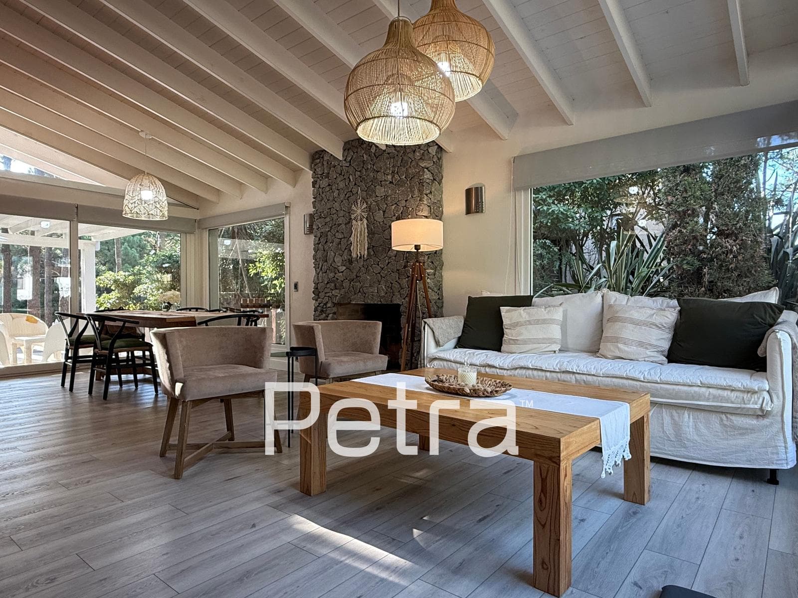 Casa en Venta en Costa Esmeralda con Garaje Doble - 2