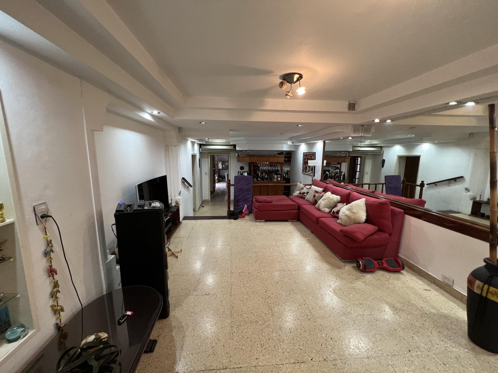 CASA EN ALQUILER DE 5 AMBIENTES CON GARAGE Y PILETA EN VILLA DEVOTO EXCELENTE OPORTUNIDAD - 1