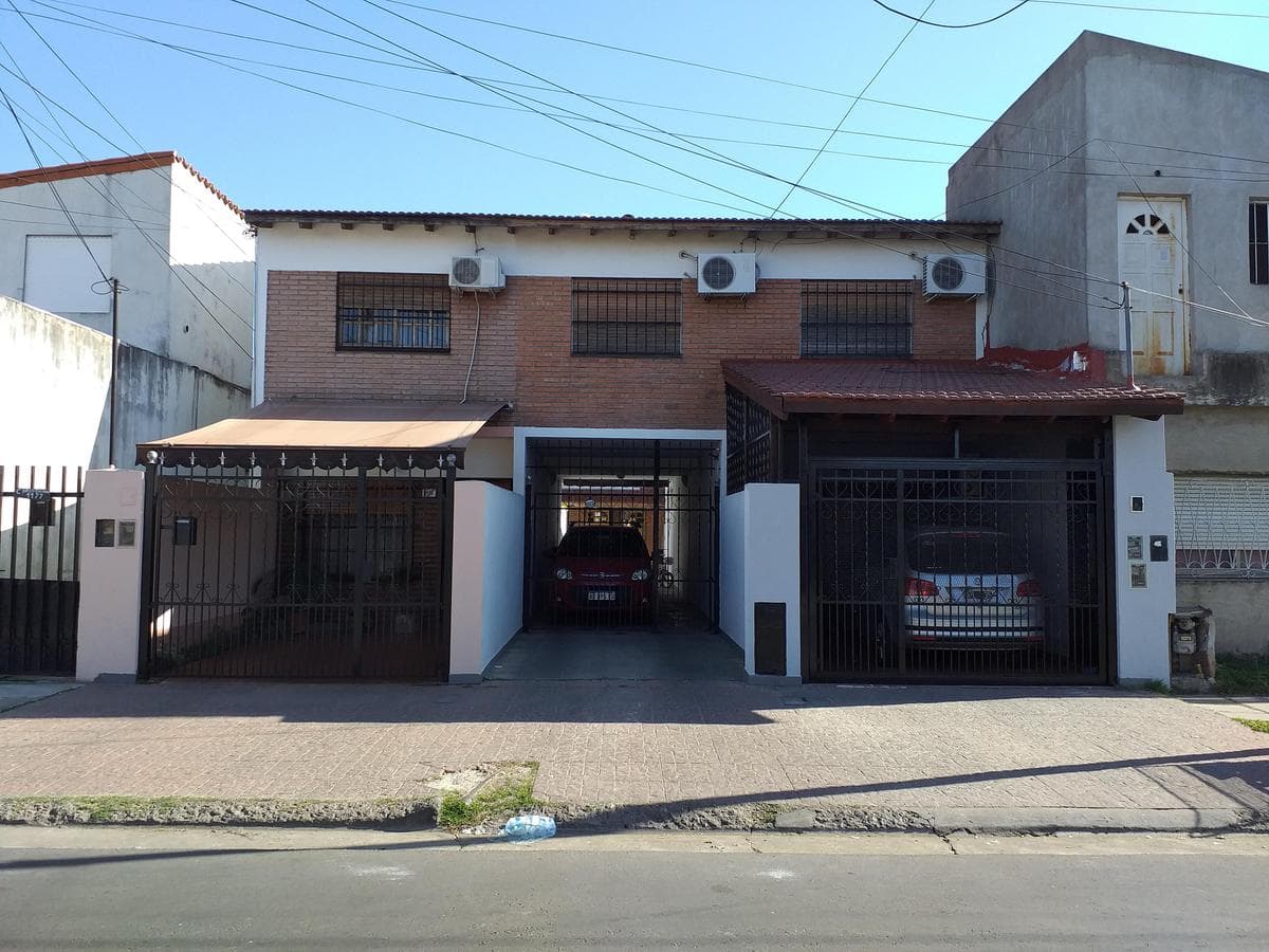 ALQUILER DE DUPLEX 4 AMBIENTES EN RAMOS MEJIA - 1