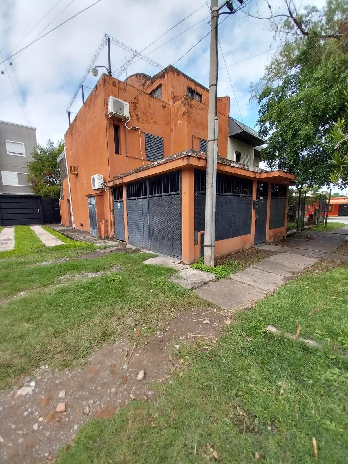 Duplex en venta sobre calle bulnes esquina ecuador - 1