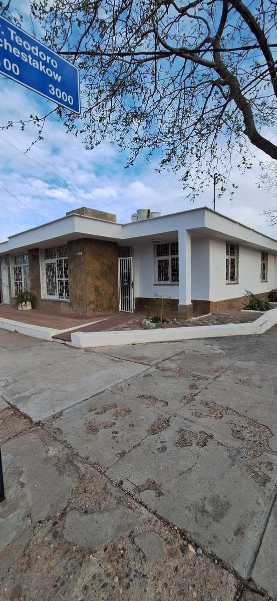 Venta CASA ESQUINA 4 dormitorios IDEAL PROYECTO COMERCIAL - 1