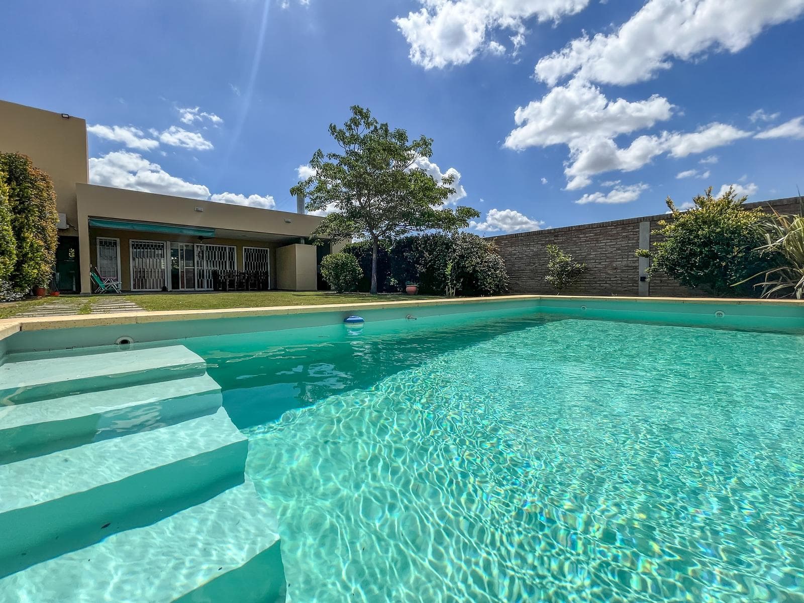 Casa 2 Dormitorios En Alquiler Temporal Funes Alquiler por quincena o mes Disponible temporada 2024/25 - 1