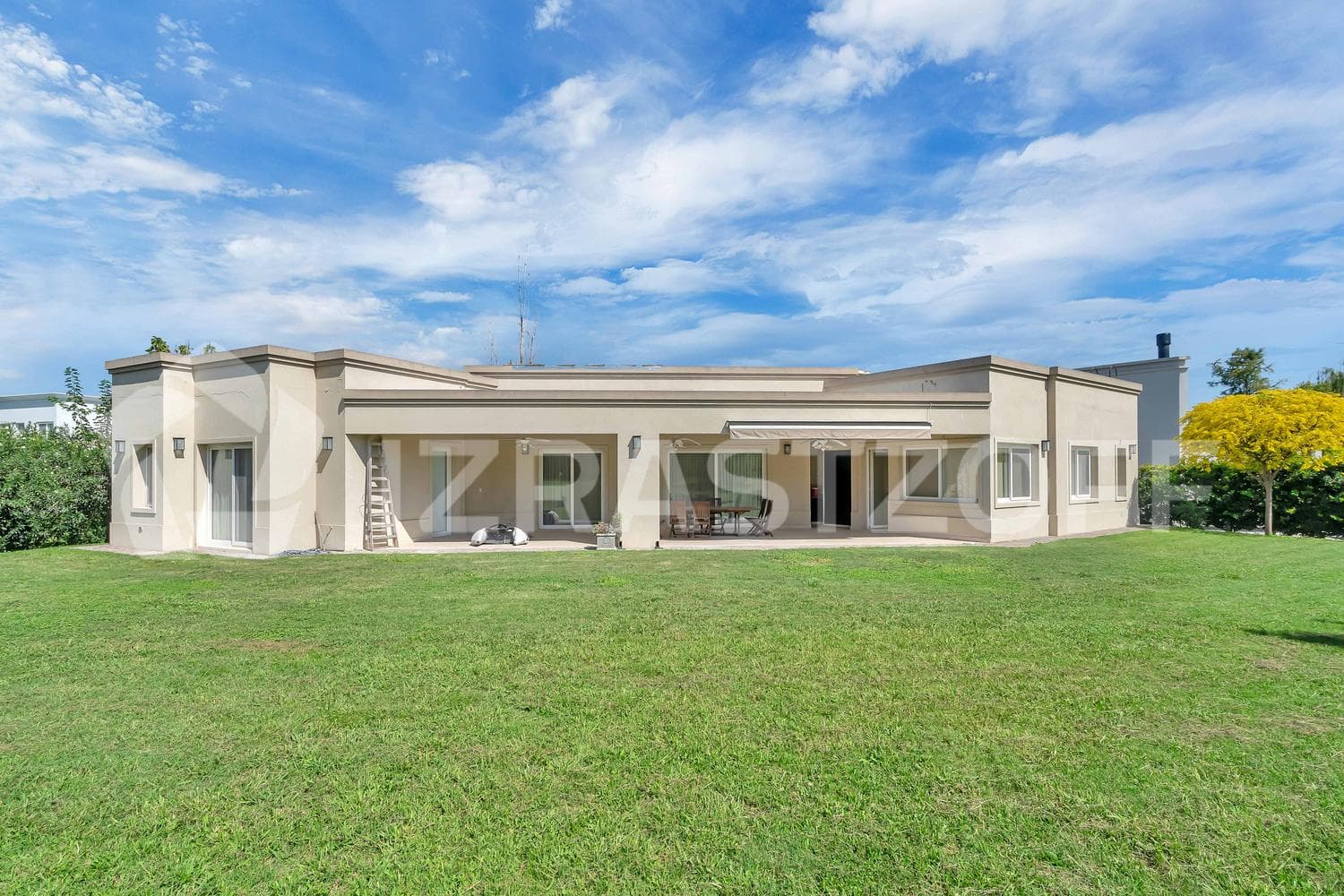 Casa en venta de 3 dormitorios en Ayres de Pilar - 1