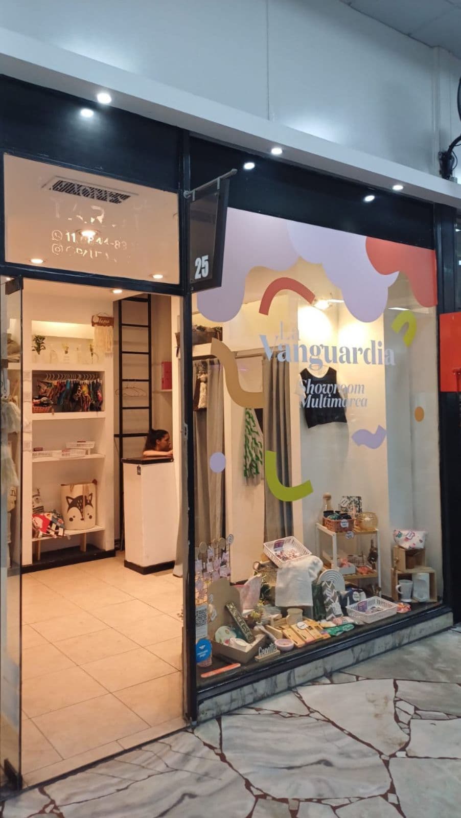 Local en venta en galeria Las Vegas sobre Av. Cabildo al 2200 Belgrano CABA - 1