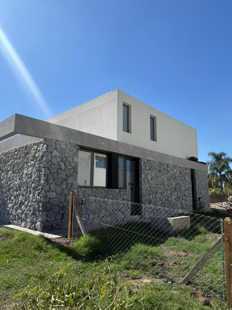 Casa de 5 Ambientes en Venta con financiación, a Estrenar, en Country La Providencia. Canning - 1