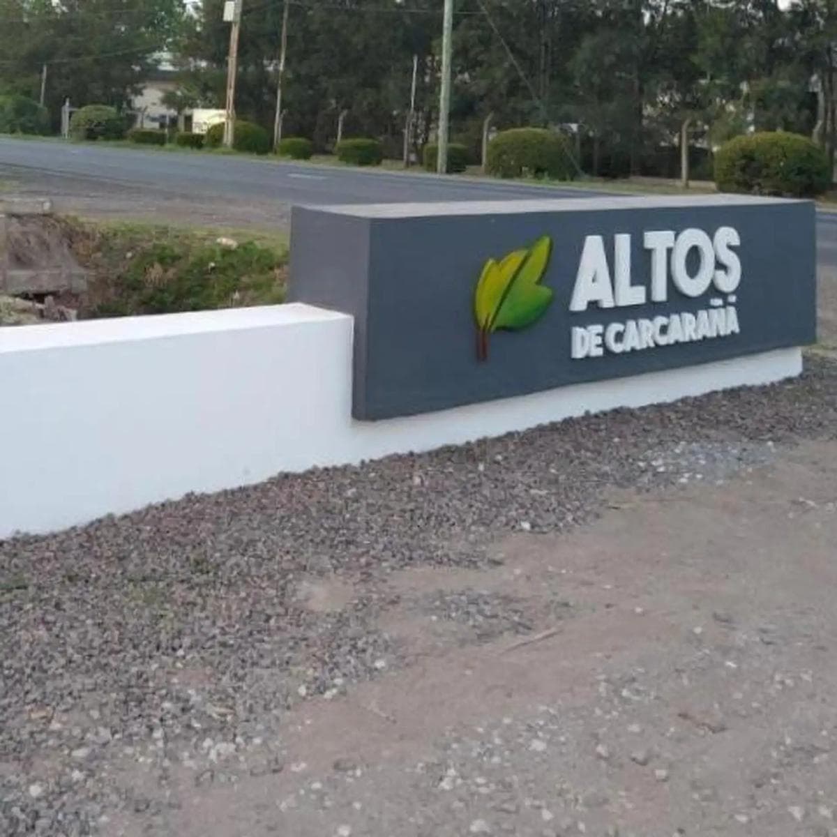 EN VENTA!! IMPORTANTE TERRENO EN ESQUINA !!! LOTES DE TERRENO EN ALTOS DEL CARCARAÑA!! - 1