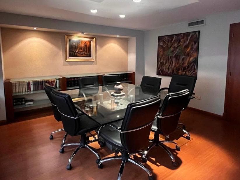 Venta - Oficina con Terraza - Zona Patio Olmos - Nueva Córdoba - 1