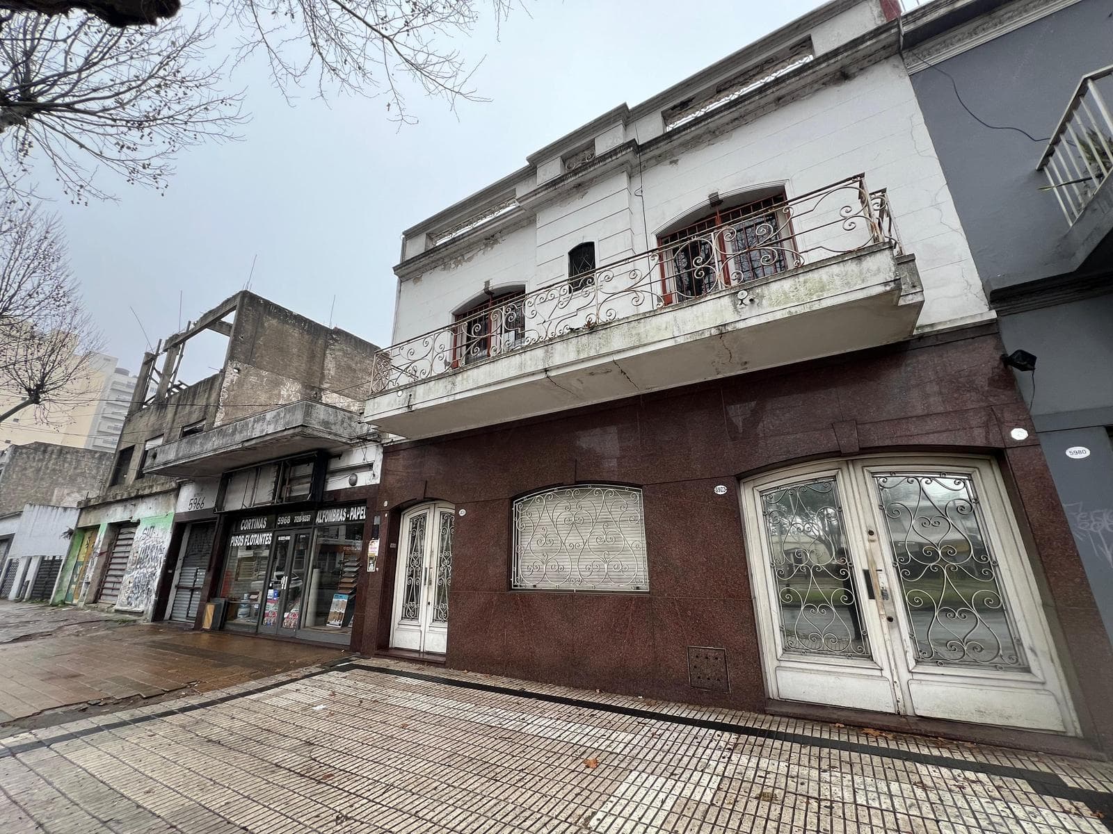 Casa, local comercial y galpon a la Venta en Wilde. Ideal Inversor Emprendimiento - 1