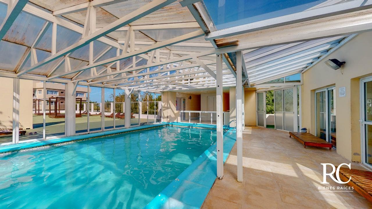 Departamento de 3 dormitorios en venta a pocos metros de la playa en Cariló - 1
