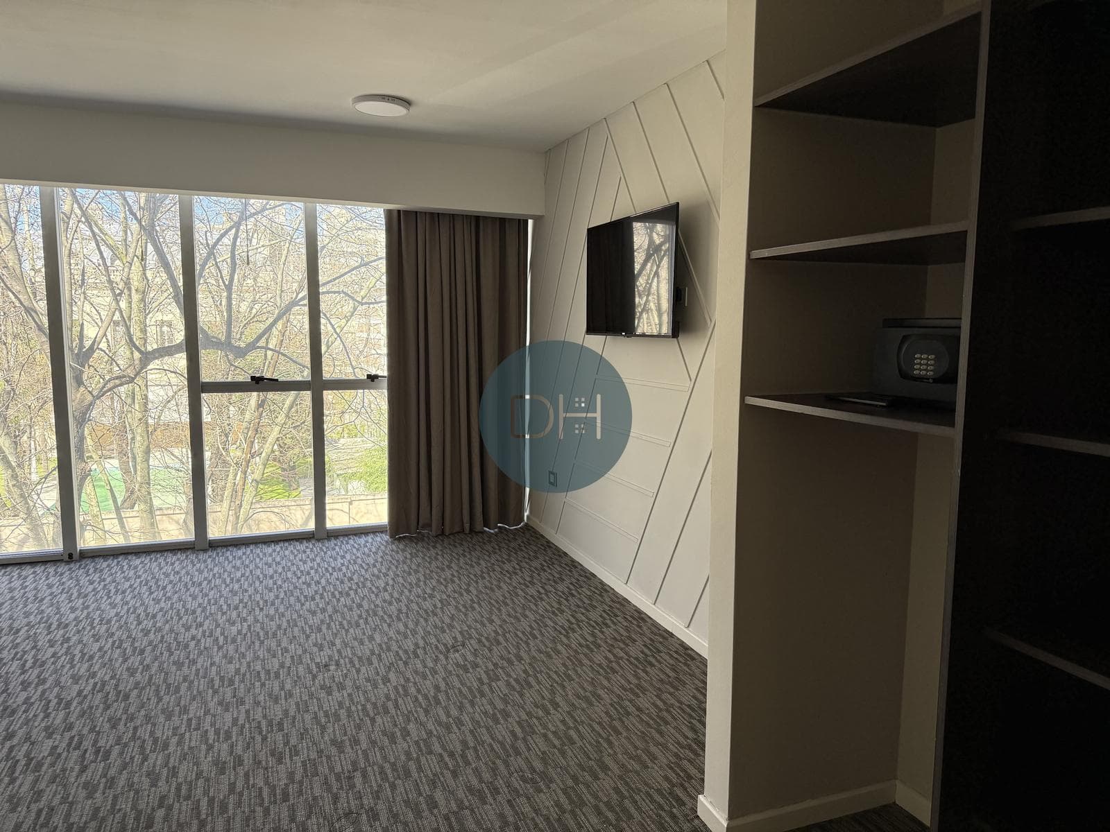 Oficina céntrica en alquiler - 1