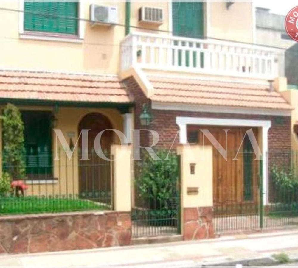 Venta Casa 4 ambiente De estilo Liniers - 2