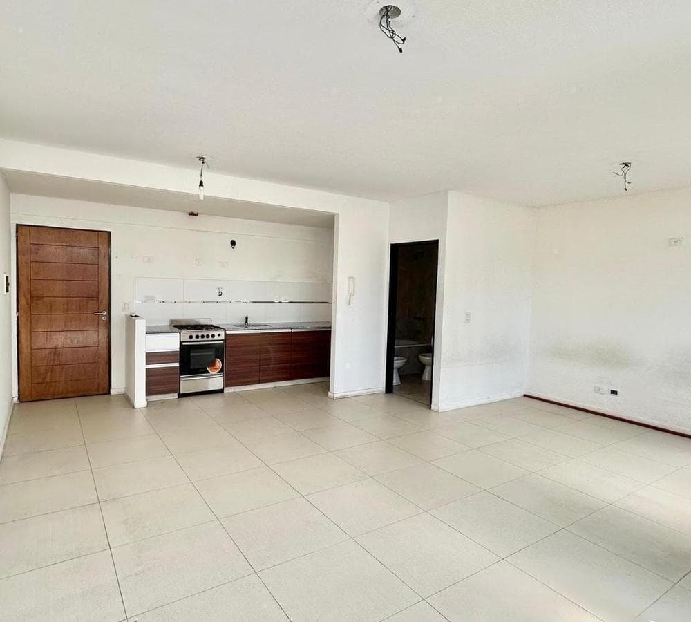 DEPTO EN VENTA DE 2 AMB BALCON TERRAZA AL FRENTE - 2