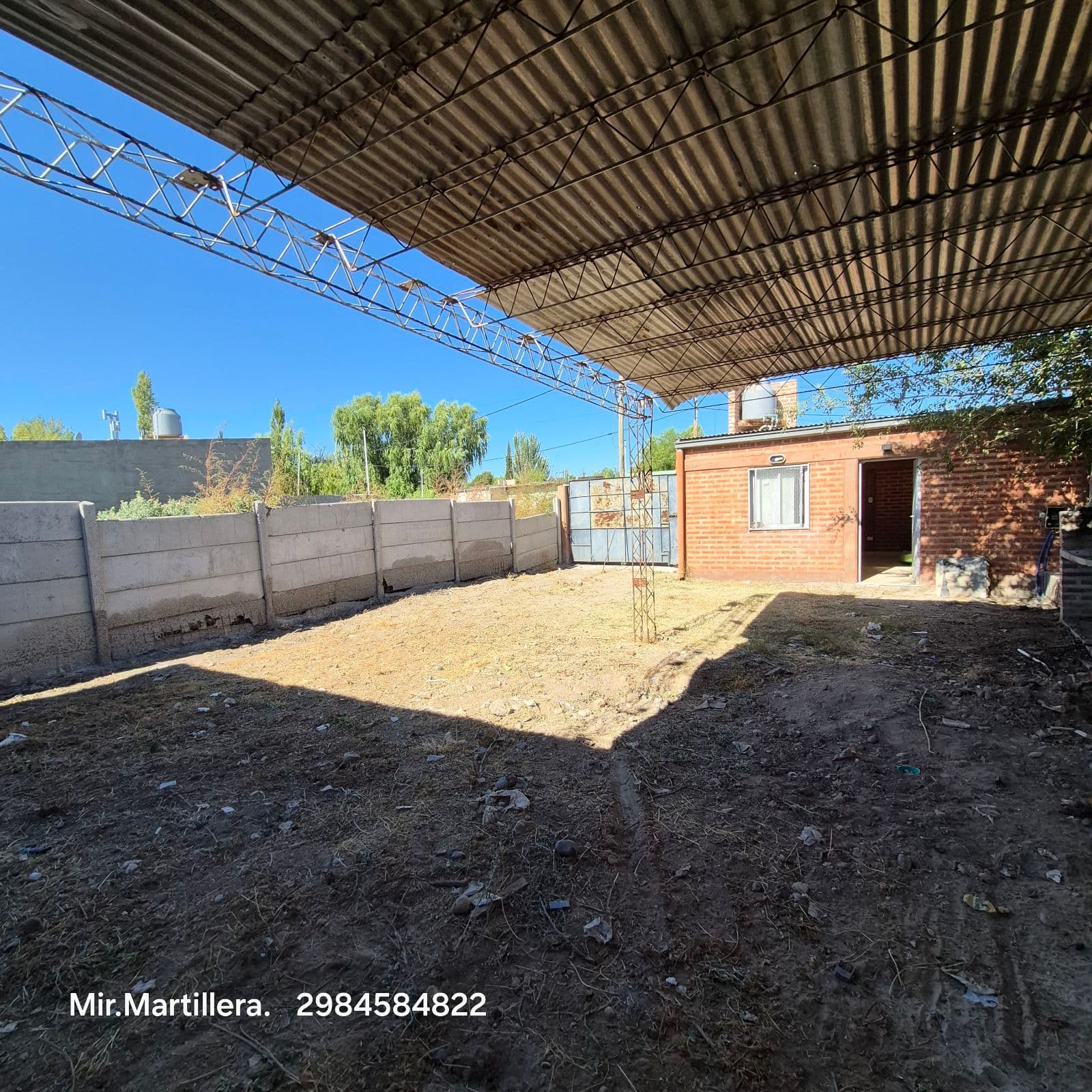 Depósito en Venta, a metros de Calle Villegas, Gral Roca. RN - 1